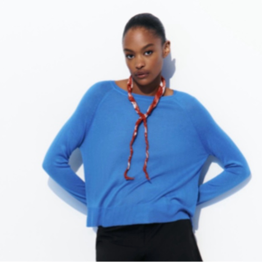 BASIC FINE KNIT
SWEATER